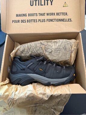 Keen Men's Black and Gray Low-Cut Utility Hiking Shoe 9.5 wide